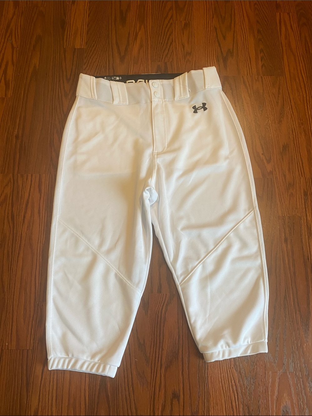 Under Armour White Baseball knickers with Black Logo